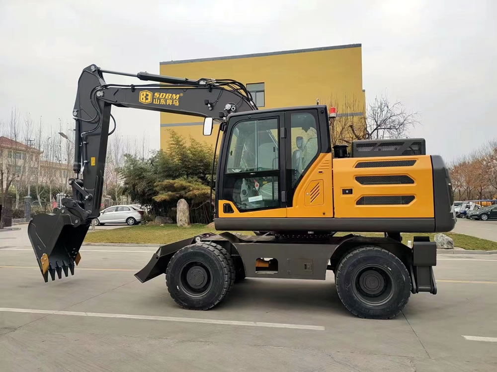 轮胎式中型挖掘机BMPC150