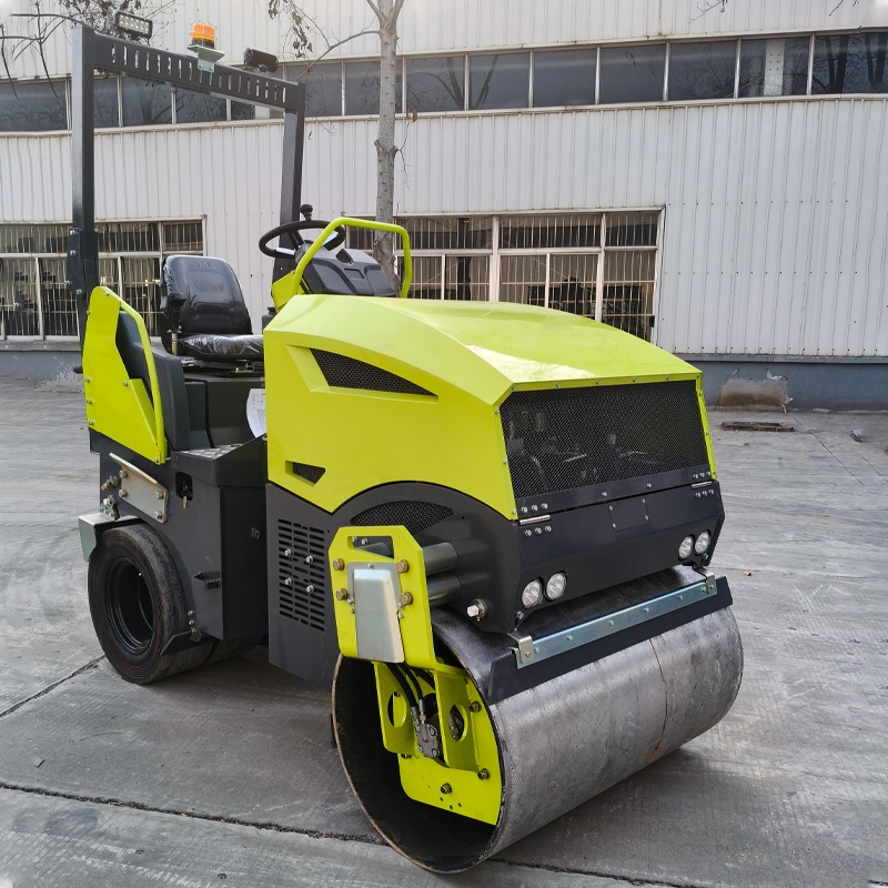 新款3.5吨前钢后胶座驾式压路机3500